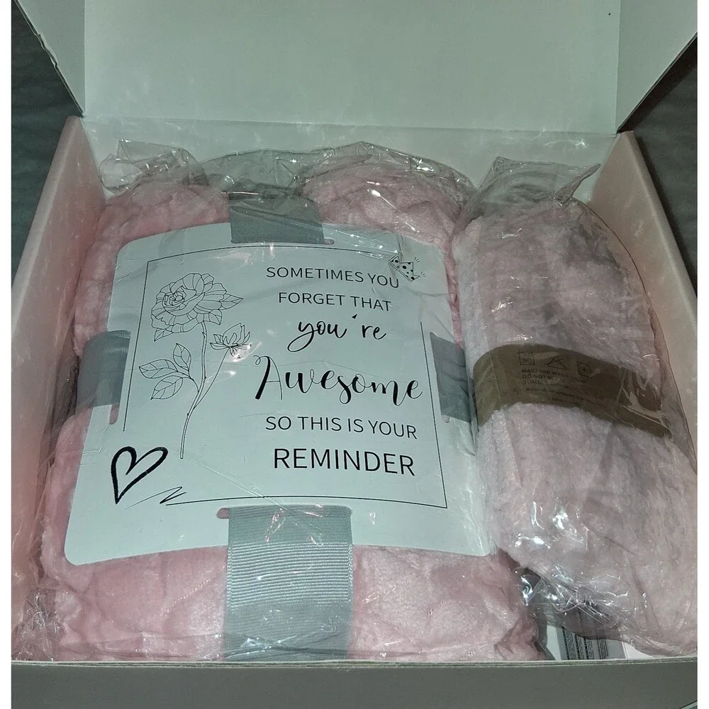 You're Awesome Gift Box soft blanket, socks, bathbomb,scented candle